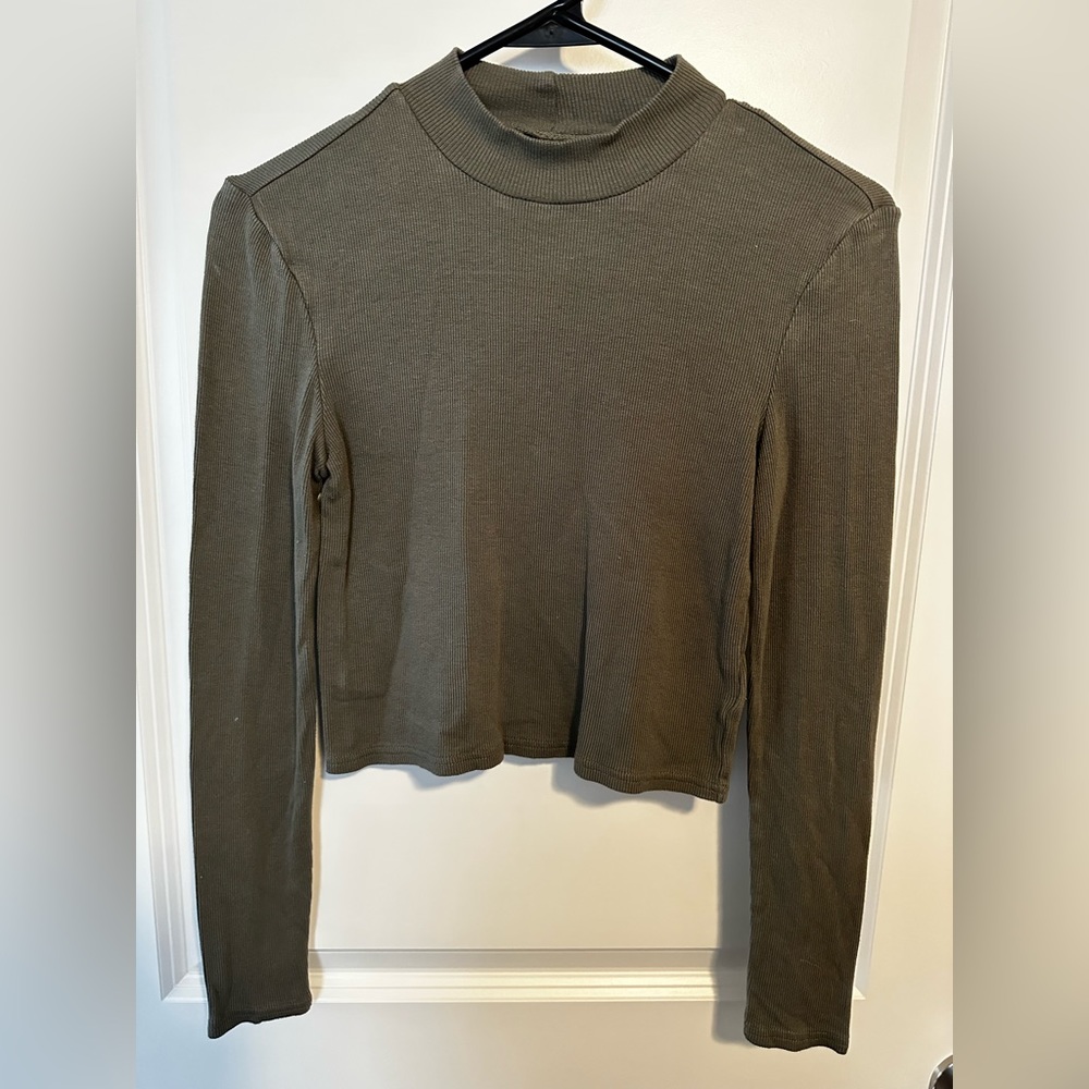 Divided H&M crop top, size small